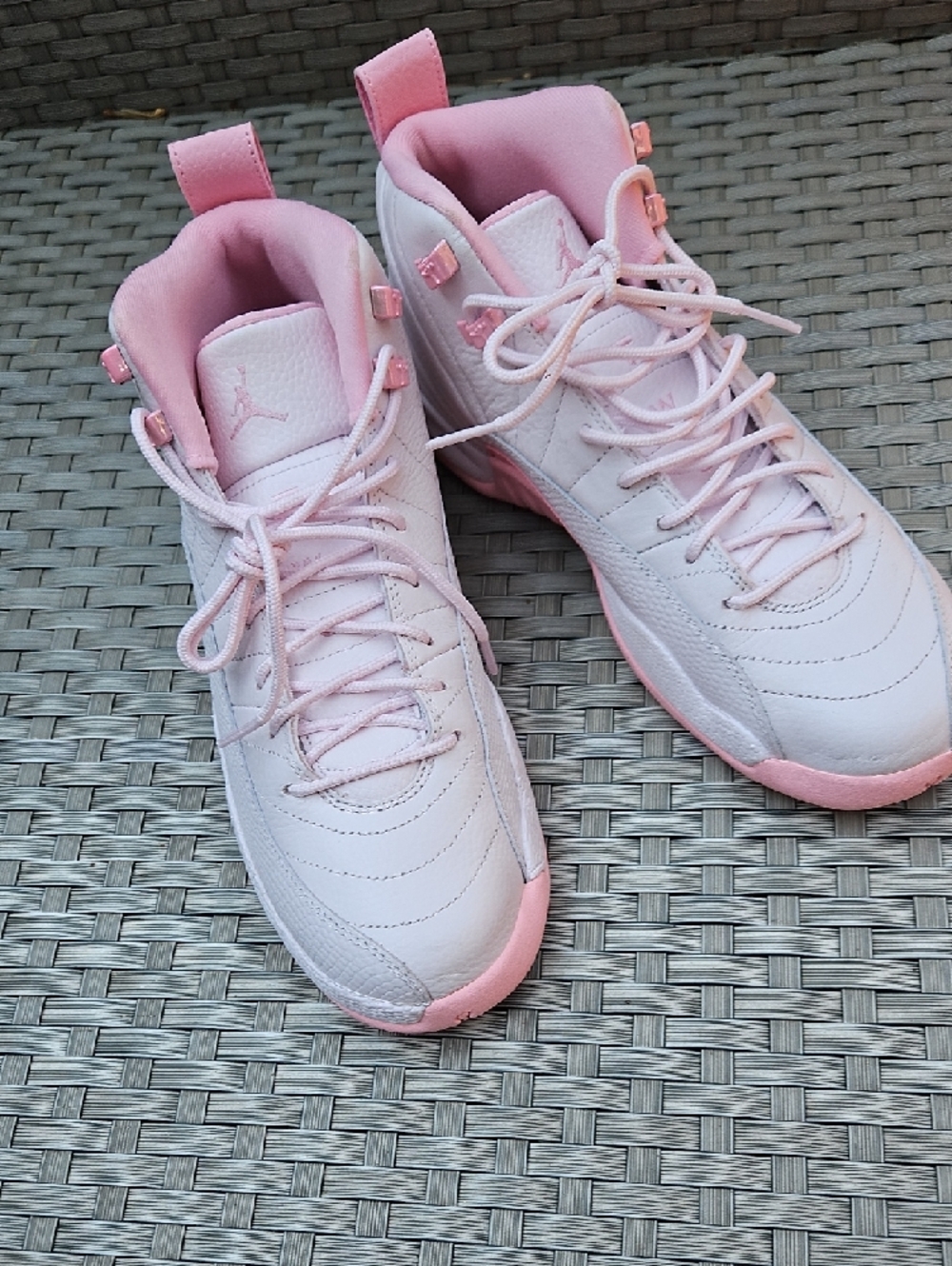 NEW Jordan Girls Pink and White Retro Basketball Sneakers SIZE 7Y - Picture 11 of 16